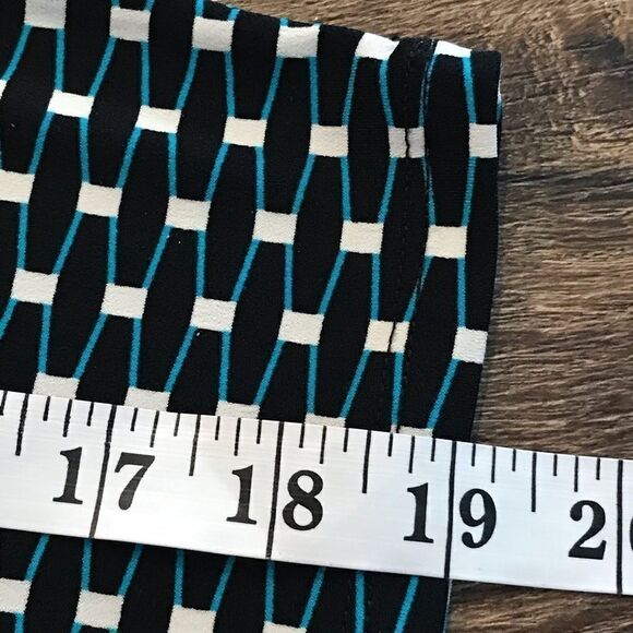 Liz Claiborne Medium Long Sleeve Blouse - Picture 13 of 16